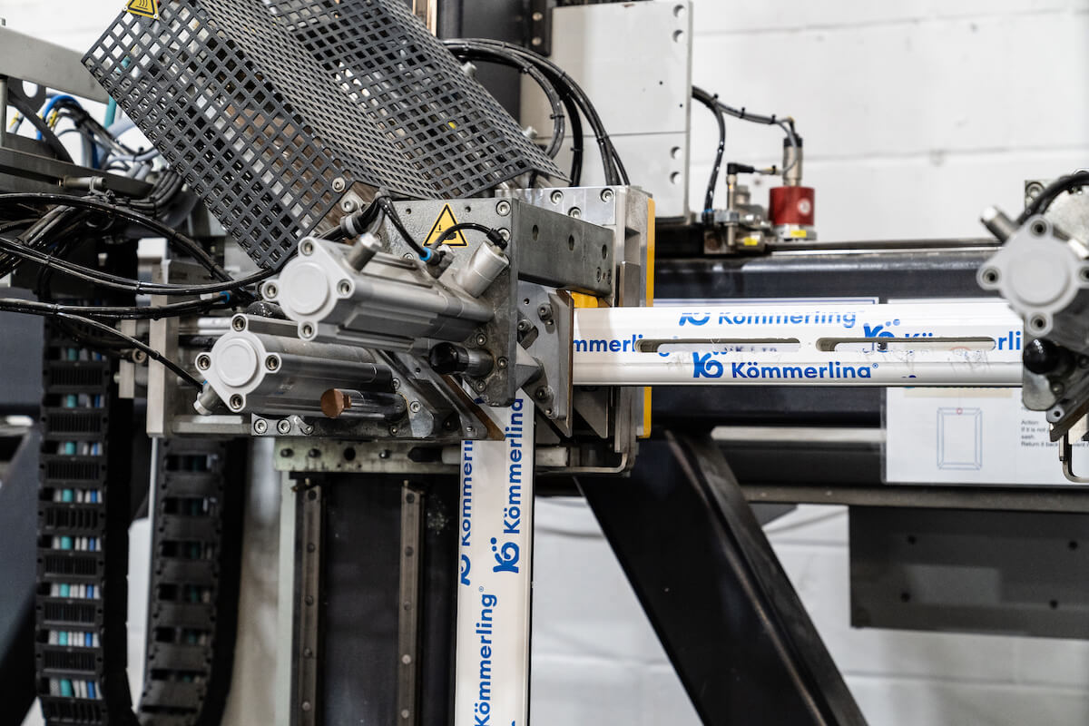 Genius' factory machine extruding uPVC profiles