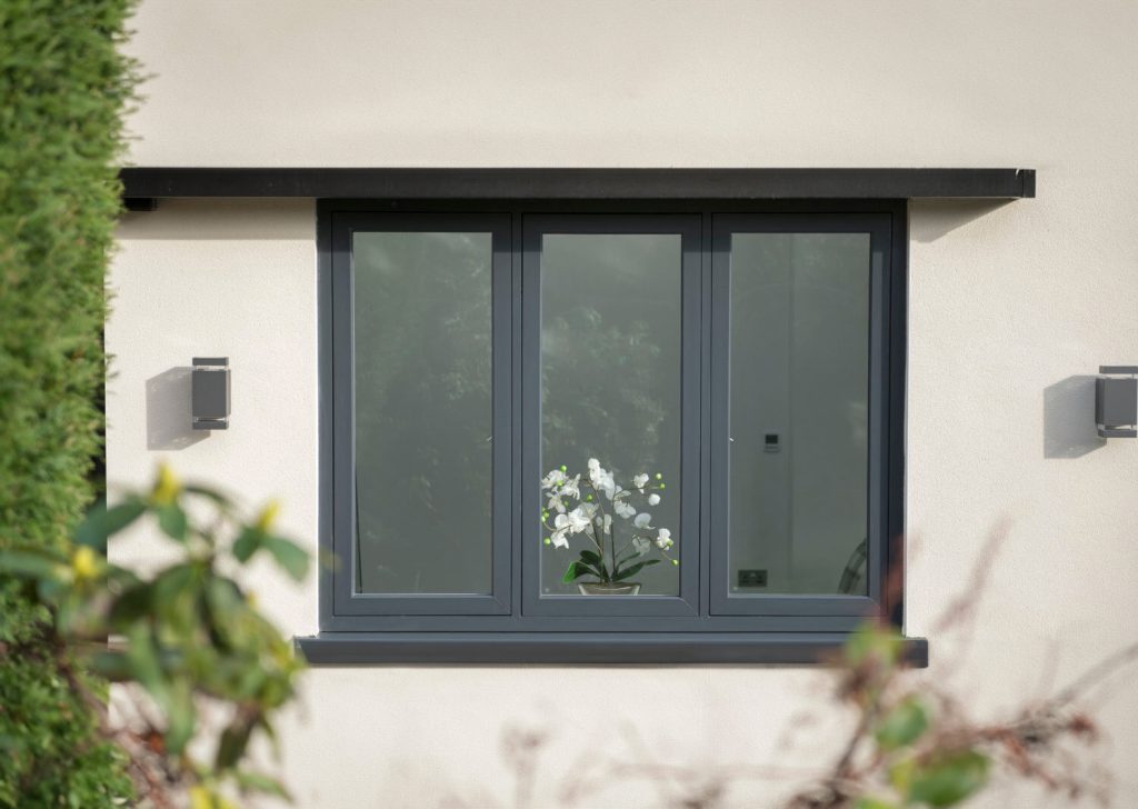Flush sash windows